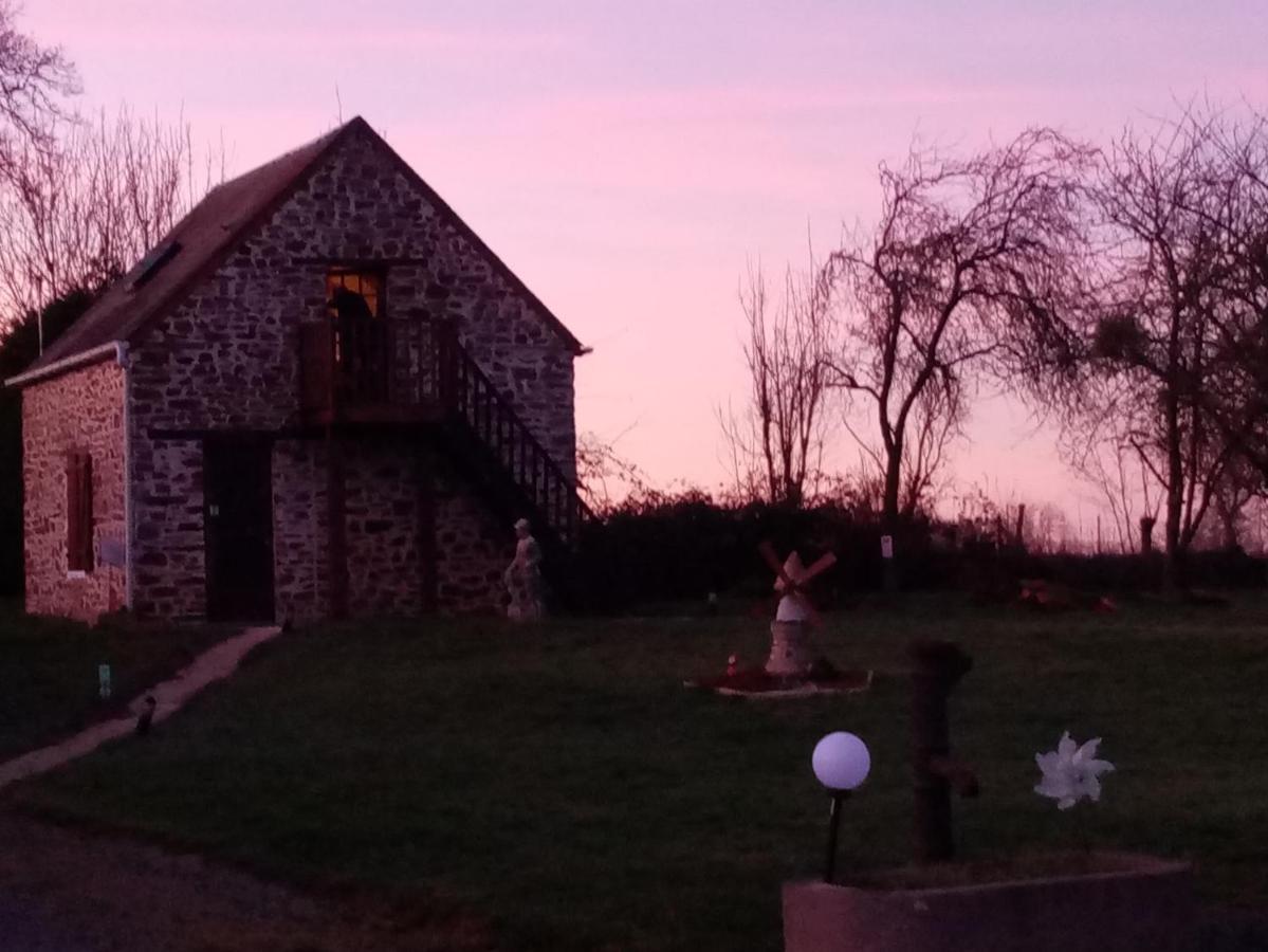 La Petite Boulangerie, chambre d'hôtes indépendante Vaubadon Extérieur photo
