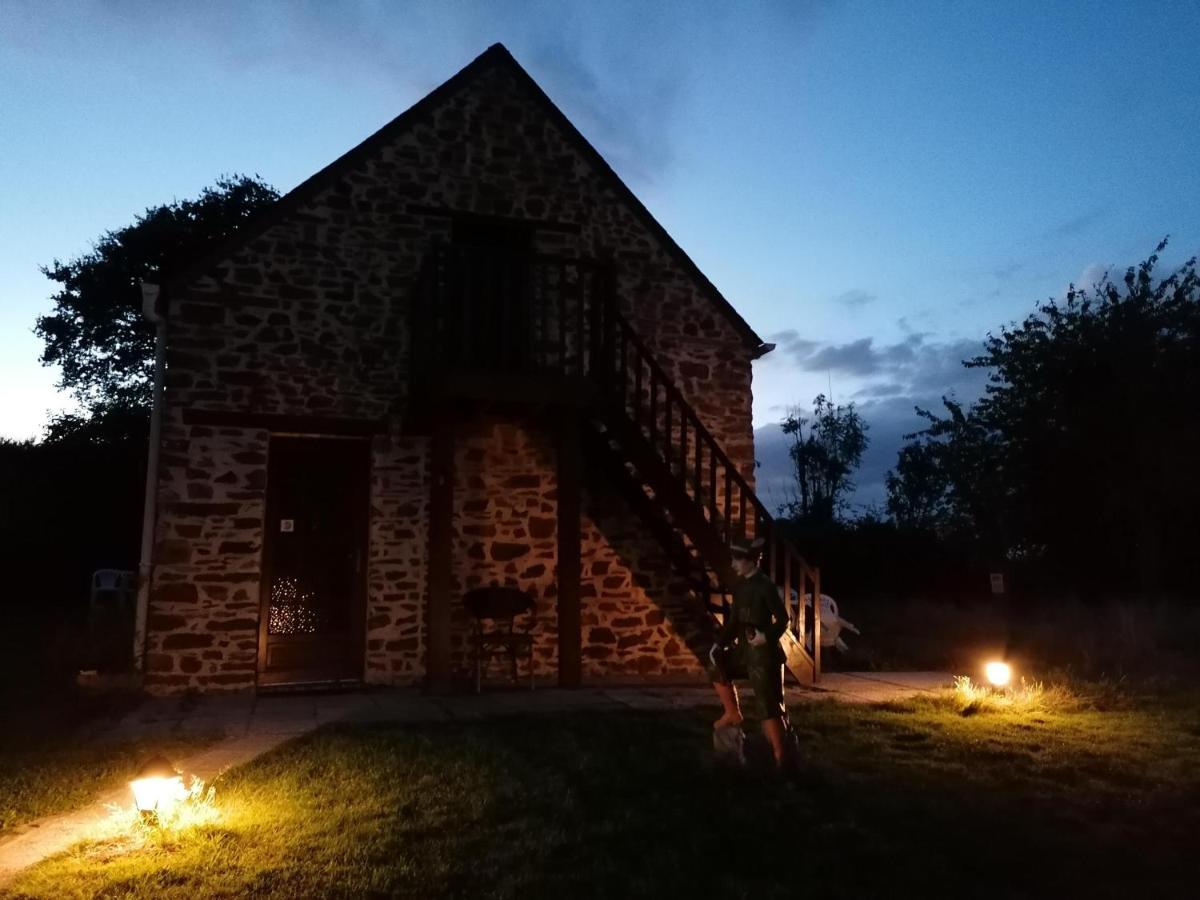 La Petite Boulangerie, chambre d'hôtes indépendante Vaubadon Extérieur photo