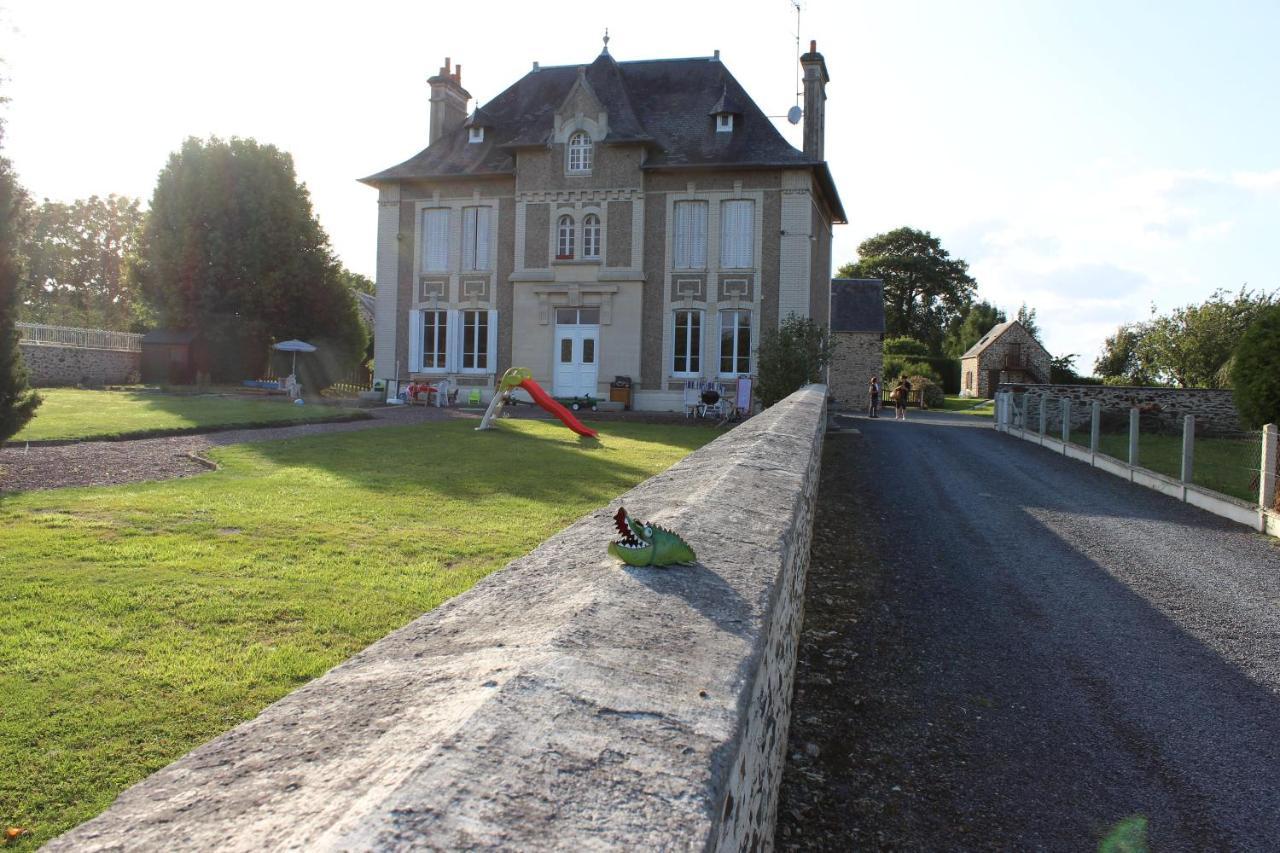 La Petite Boulangerie, chambre d'hôtes indépendante Vaubadon Extérieur photo