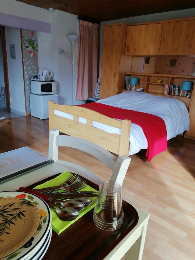 La Petite Boulangerie, chambre d'hôtes indépendante Vaubadon Extérieur photo
